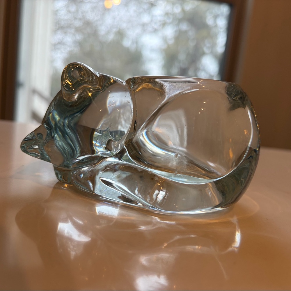 Sleeping cat Indiana glass candle holder